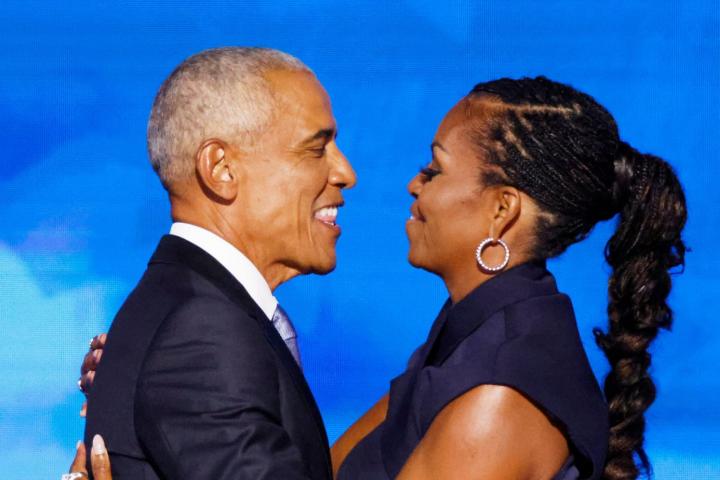 Barack y Michelle Obama, en la Convención Demócrata el 20 de agosto de 2024.
