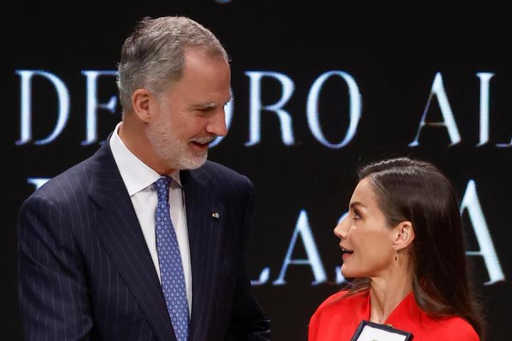 Felipe y Letizia, durante la entrega de las Medallas de oro al Mérito en las Bellas Artes 2024