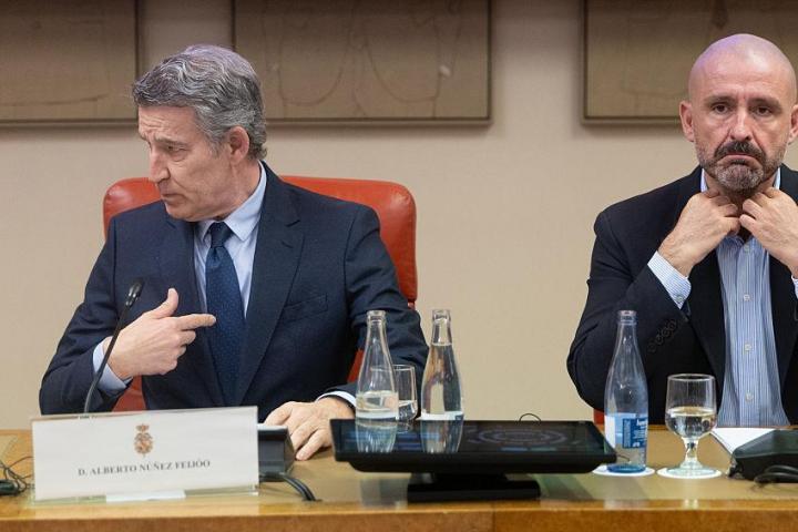 El presidente del PP, Alberto Núñez Feijóo, y el diputado nacional, Jaime de los Santos