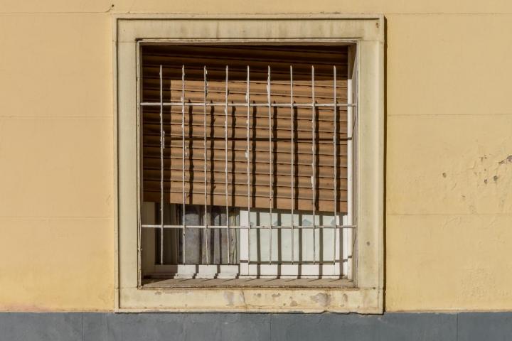 Persianas bajadas en Madrid