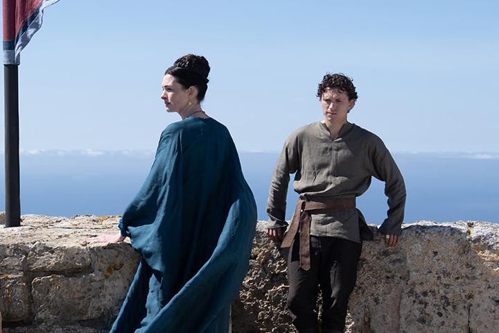Anne Hathaway y Tom Holland en 'La odisea'