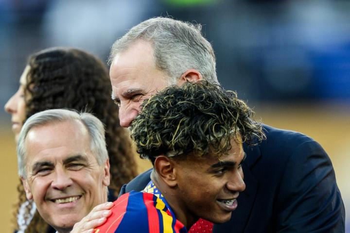 Lamine Yamal of Spain and King Felipe VI, King of Spain, after the FIFA World Cup 2026 final football match between Spain and Argentina on July 19, 2026 in East Rutherford, New Jersey.
