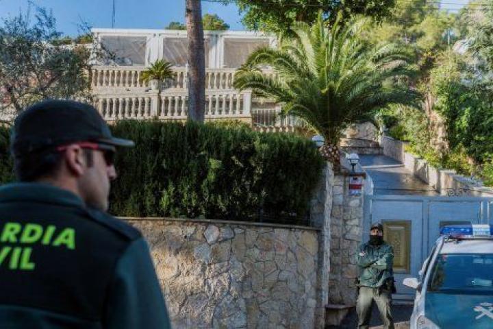 Un joven mata a la pareja de su madre y hiere de gravedad a su madre en ...