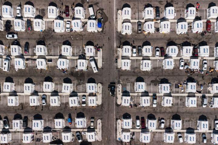 Vista aérea de un campamento instalado en la localidad turca de Antakya, al sur de Turquía
