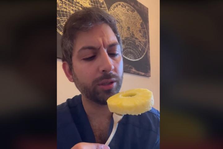 Farmacéutico Fernández, con una piña