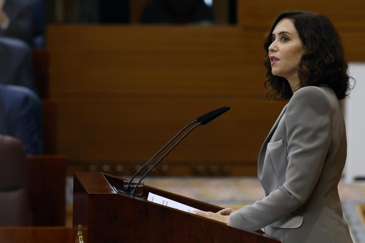 La candidata del PP a presidir la Comunidad de Madrid, Isabel Díaz Ayuso, interviene en el debate de su investidura, este miércoles en la Asamblea de Madrid.