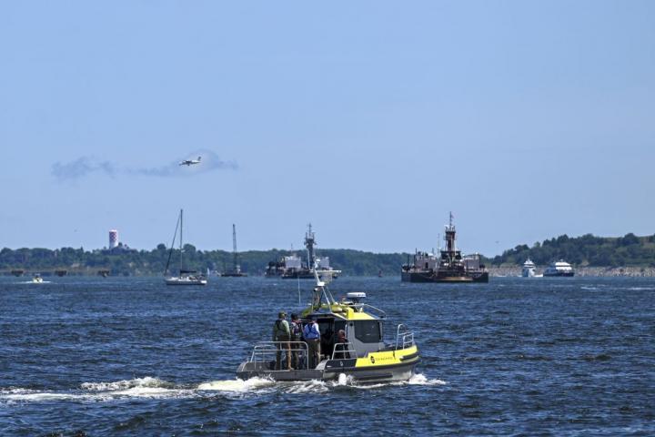 Personal de rescate del operativo del Titan, en las inmediaciones de la base de los guardacostas de EEUU en Boston.