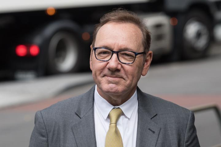 El actor Kevin Spacey llega al tribunal en Londres.