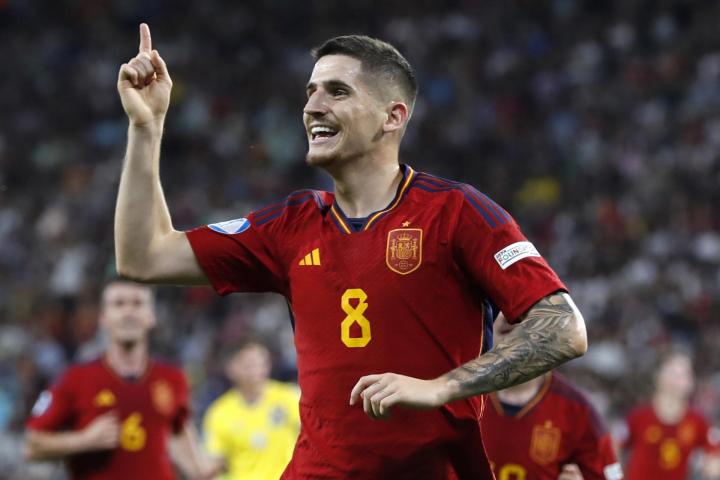 Oihan Sancet celebra el primer gol de la remontada de España en la semifinal de la Eurocopa.