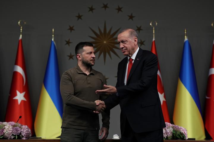 Recep Tayyip Erdogan y Volodímir Zelenski.