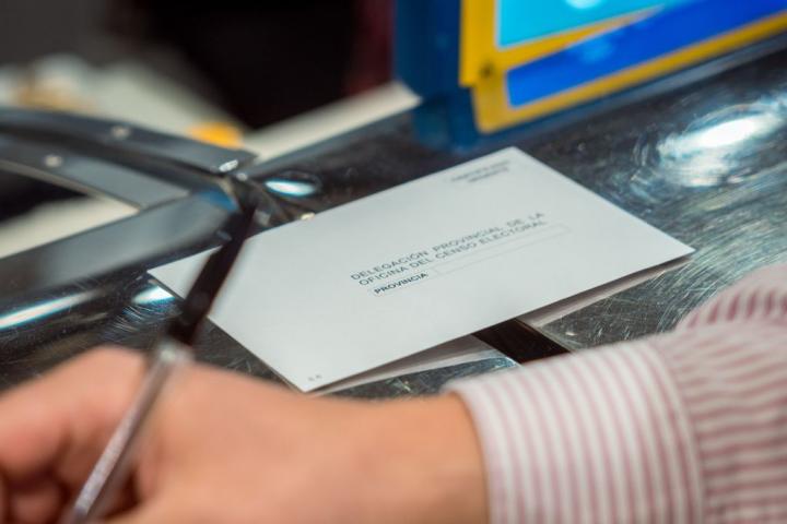 Sobre del voto por correo.