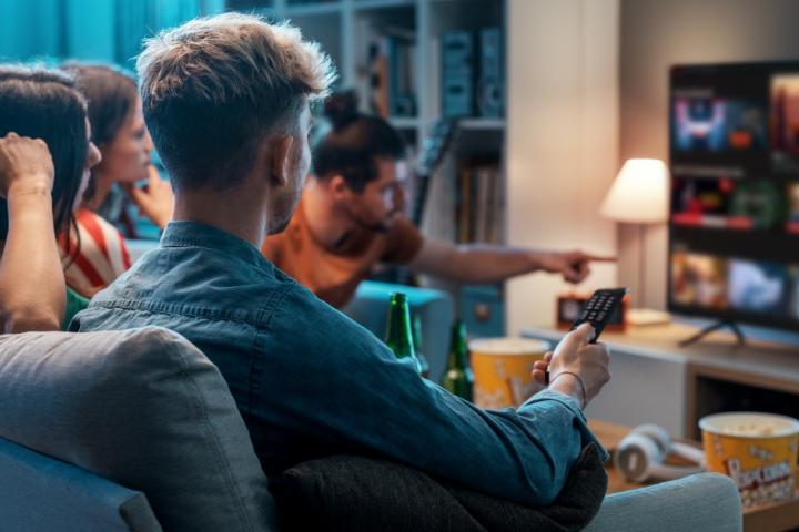 La IPTV crea una red privada y directa entre la operadora que te ofrece los canales y el usuario