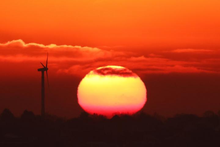Imagen de archivo de un amanecer.