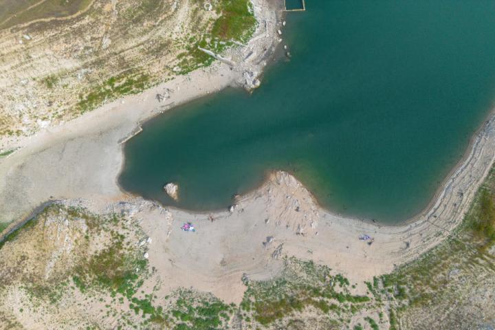 Vista aérea del embalse Darnius-Boadella (Girona, Cataluña).