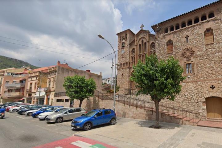 Vista de la parroquia de San Esteban de Cervelló