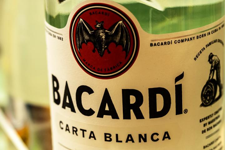 Bacardí.