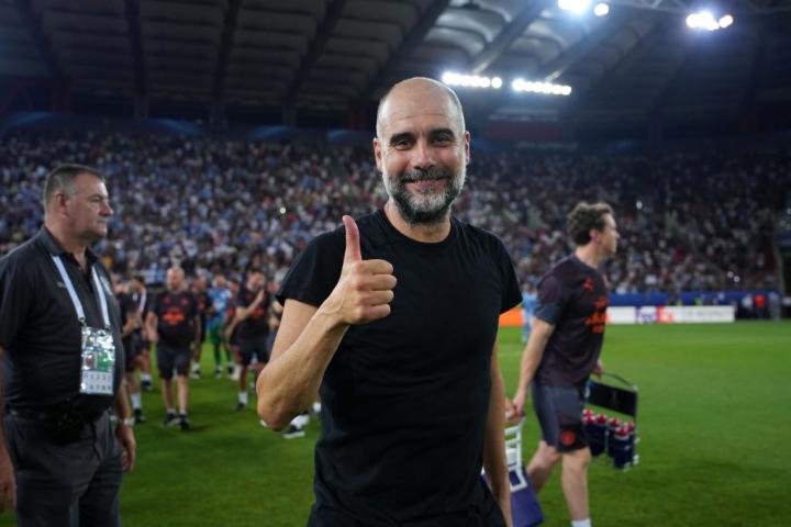 Pep Guardiola, entrenador del Manchester City celebra la Supercopa de Europa.