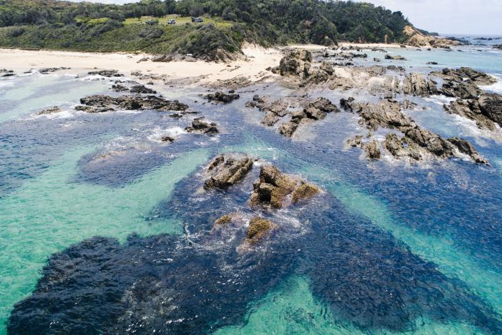 Rocas en el fondo del mar.