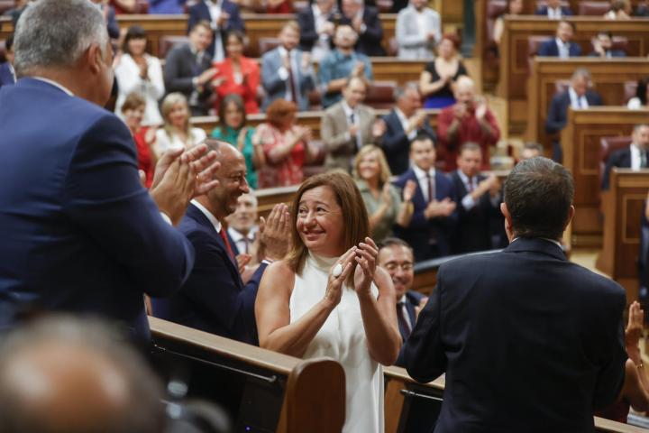 La diputada socialista y candidata a presidir el Congreso, Francina Armengol durante la sesión constitutiva de las Cortes Generales de la XV Legislatura celebrada este jueves.