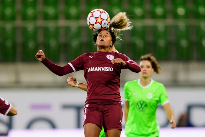 Jade Boho también fue jugadora en el Servette Football Club de Suiza.