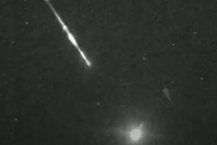 Imagen tomada por el satélite Smart de la bola de fuego que sobrevoló Marruecos.