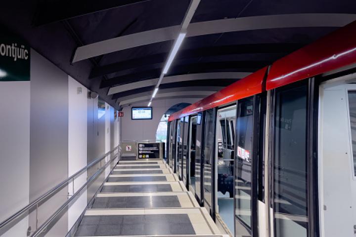Foto de archivo de un tren del Metro de Barcelona.
