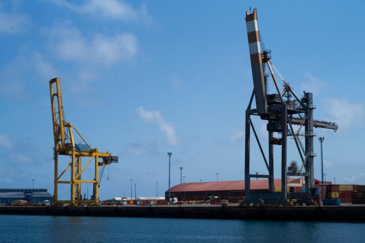 Vista del Puerto del Musel en Gijón.