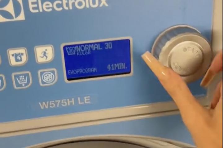 Uno de los muchos momentos grabados por Milena en la lavandería de su edificio.