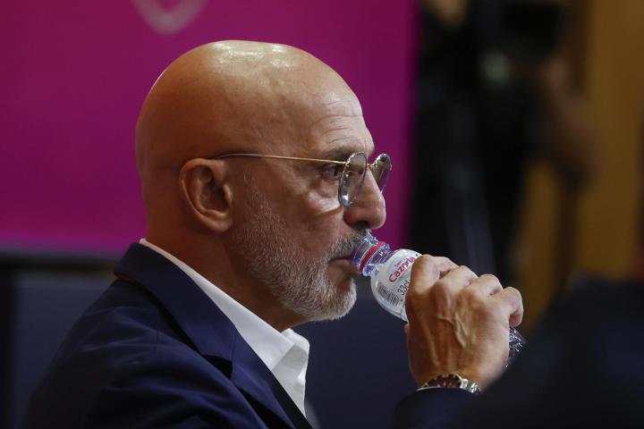 El seleccionador español, Luis de la Fuente, en rueda de prensa.