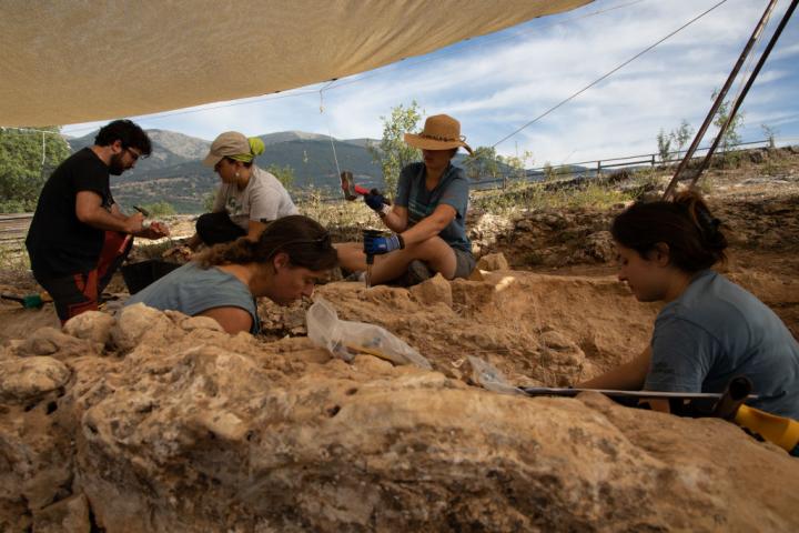 Excavaciones en El Valle de los Neandertales en el yacimiento del Calvero de la Higuera