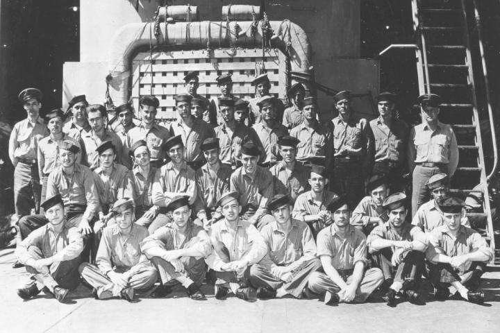 Parte de la tripulación de USS Indianápolis antes de que el buque fuera atacado por un submarino japonés.