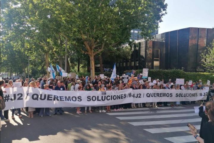 Manifestación del Movimiento J2 de abogados y procuradores para reivindicar una pasarela al RETA.