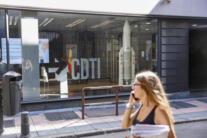 La sede del Centro para el Desarrollo Tecnológico (CDTI), desalojado este miércoles tras un aviso de bomba en el centro de Madrid.