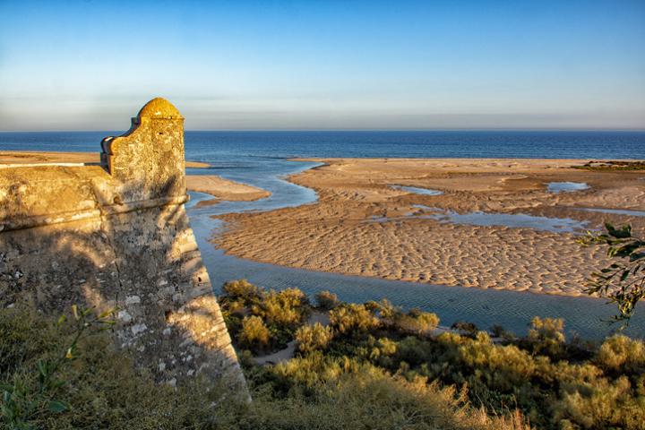 Panorámica desde la zona donde se encuentra el pueblo por el que se decantan los jubilados españoles en Portugal.