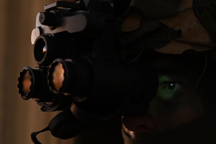 Foto de archivo de unas gafas de versión nocturna.