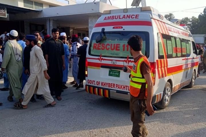 Imagen de archivo de una ambulancia en un ataque suicida en Pakistán.