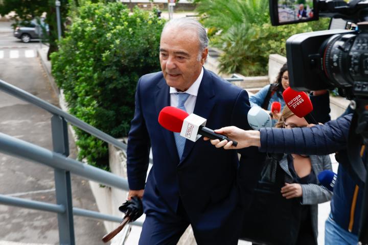 Carlos Iglesias, a su llegada al tribunal este 17 de octubre de 2023 en Madrid.