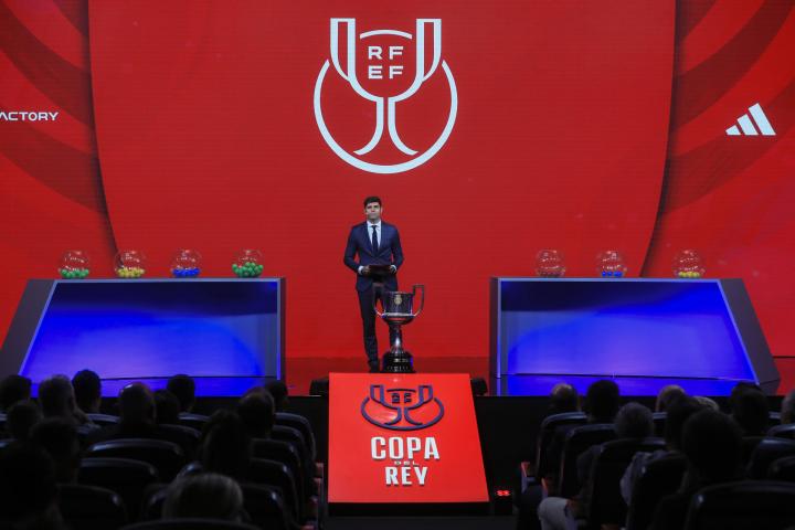 Sorteo de la primera eliminatoria de la Copa del Rey, este martes en la Ciudad del Fútbol de Las Rozas.
