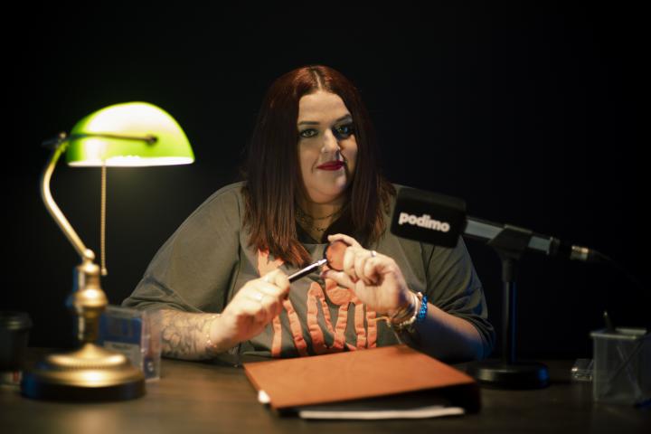 Mimi XXL es la presentadora del podcast Mimicicios.