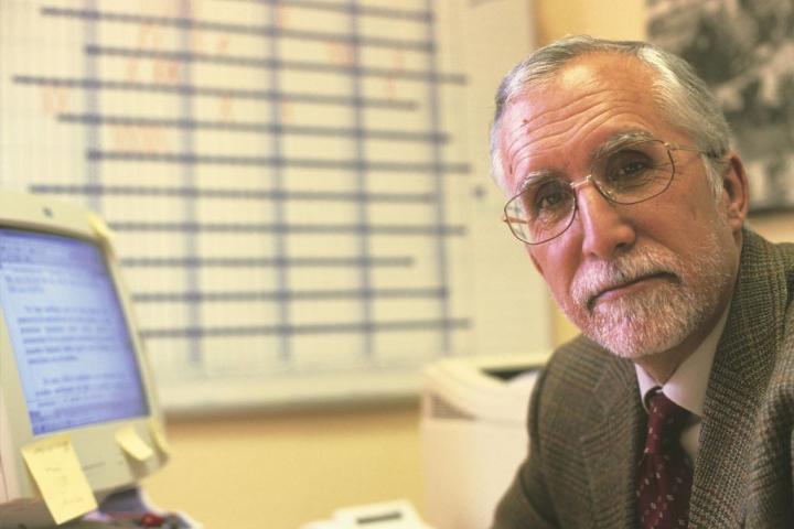 El escritor Luis Mateo Diez en una imagen de archivo.