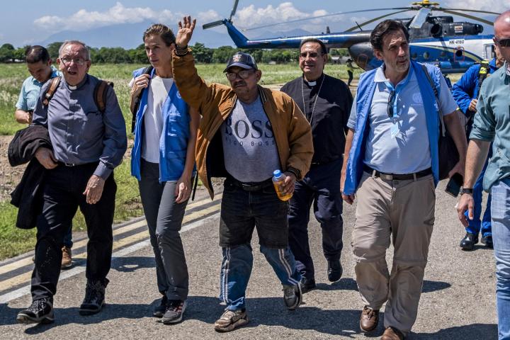 Fotografía cedida por la ONU con Luis Manuel Díaz, padre del futbolista Luis Díaz, en el centro.