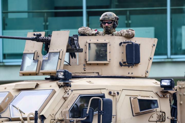 Un militar en una ceremonia de la OTAN en Polonia.