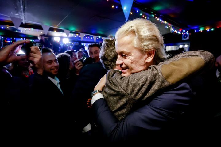 El ultraderechista Geert Wilders, celebra su victoria electoral en Países Bajos.