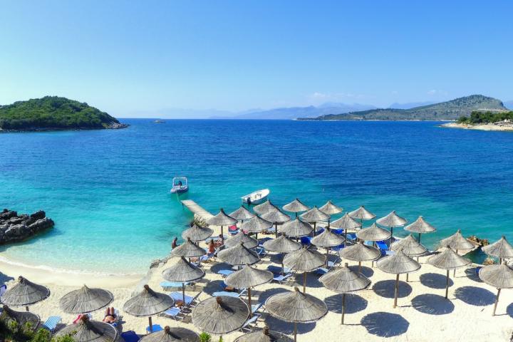 Ksamil, una de las playas más populares de Albania.