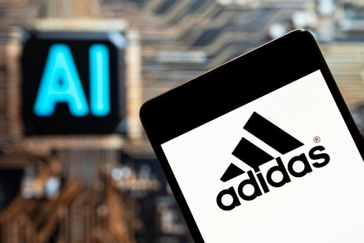 Imagen de archivo con el logotipo de la marca Adidas.