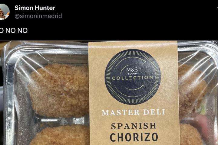 Uno de los tuits que comentan las croquetas de paella de chorizo de Marks & Spencer.