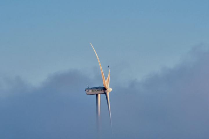 La turbina de un molino instalado en un parque eólico de Galicia.
