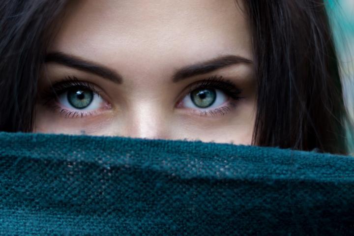 Las lentes de colores, una tendencia de este invierno.