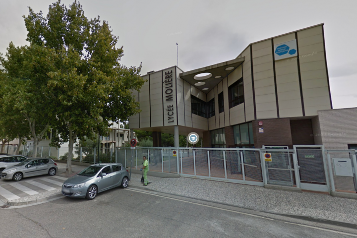 La fachada del Lycée français Molière de Zaragoza, capturada en Google Maps.