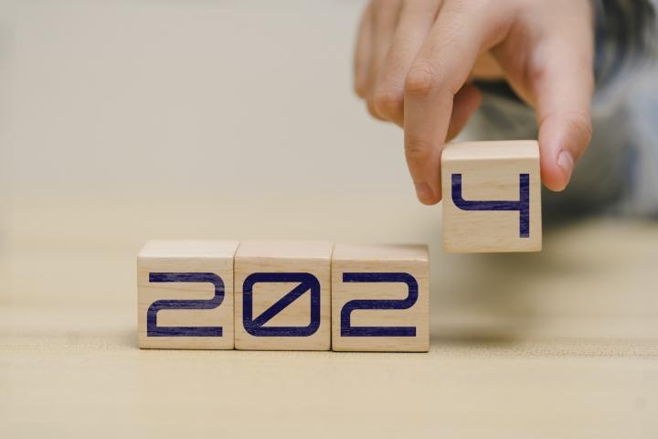 El próximo año no será 2024.